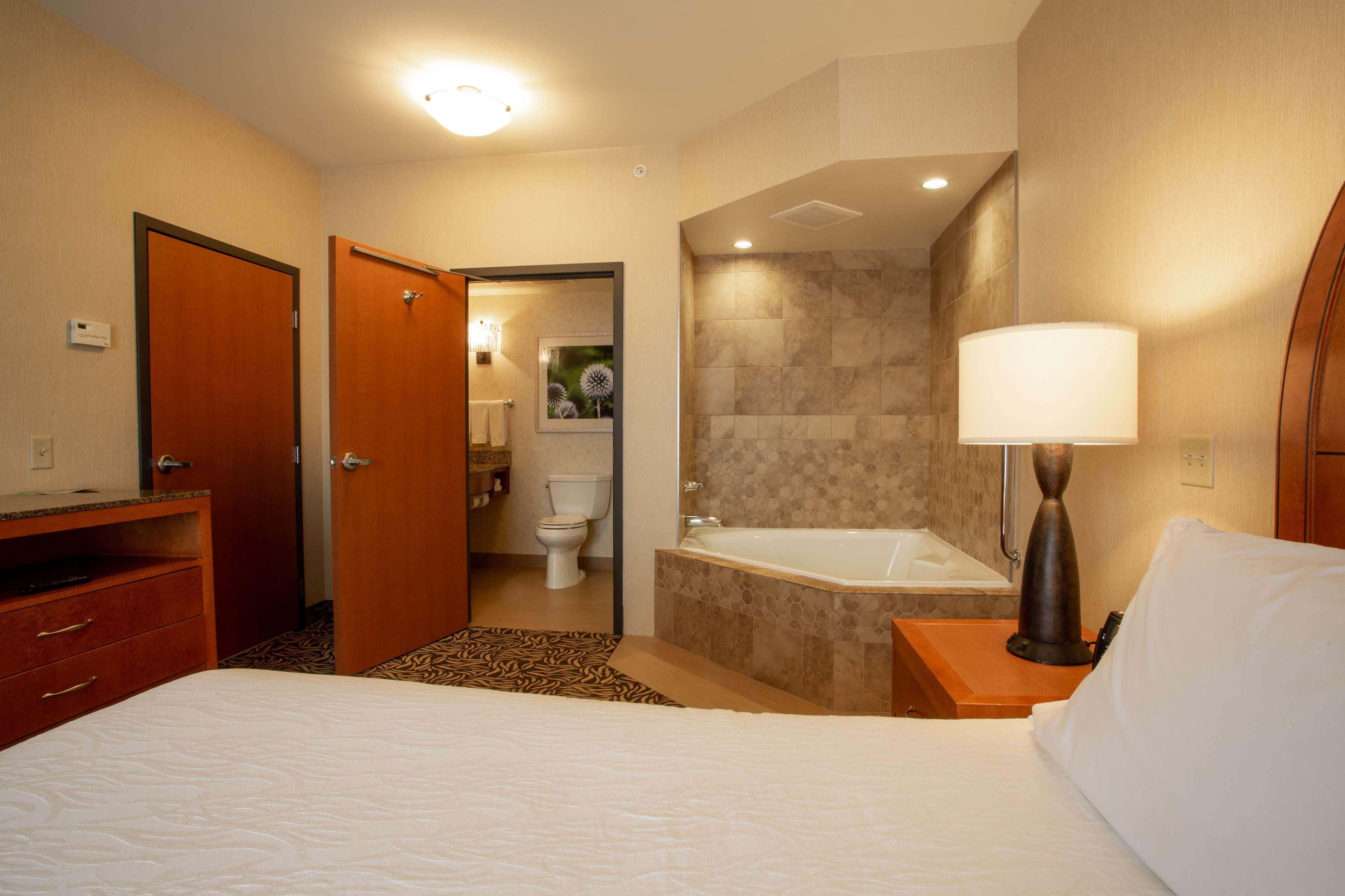 Hilton Garden Inn Cedar Falls Conference Center Dış mekan fotoğraf