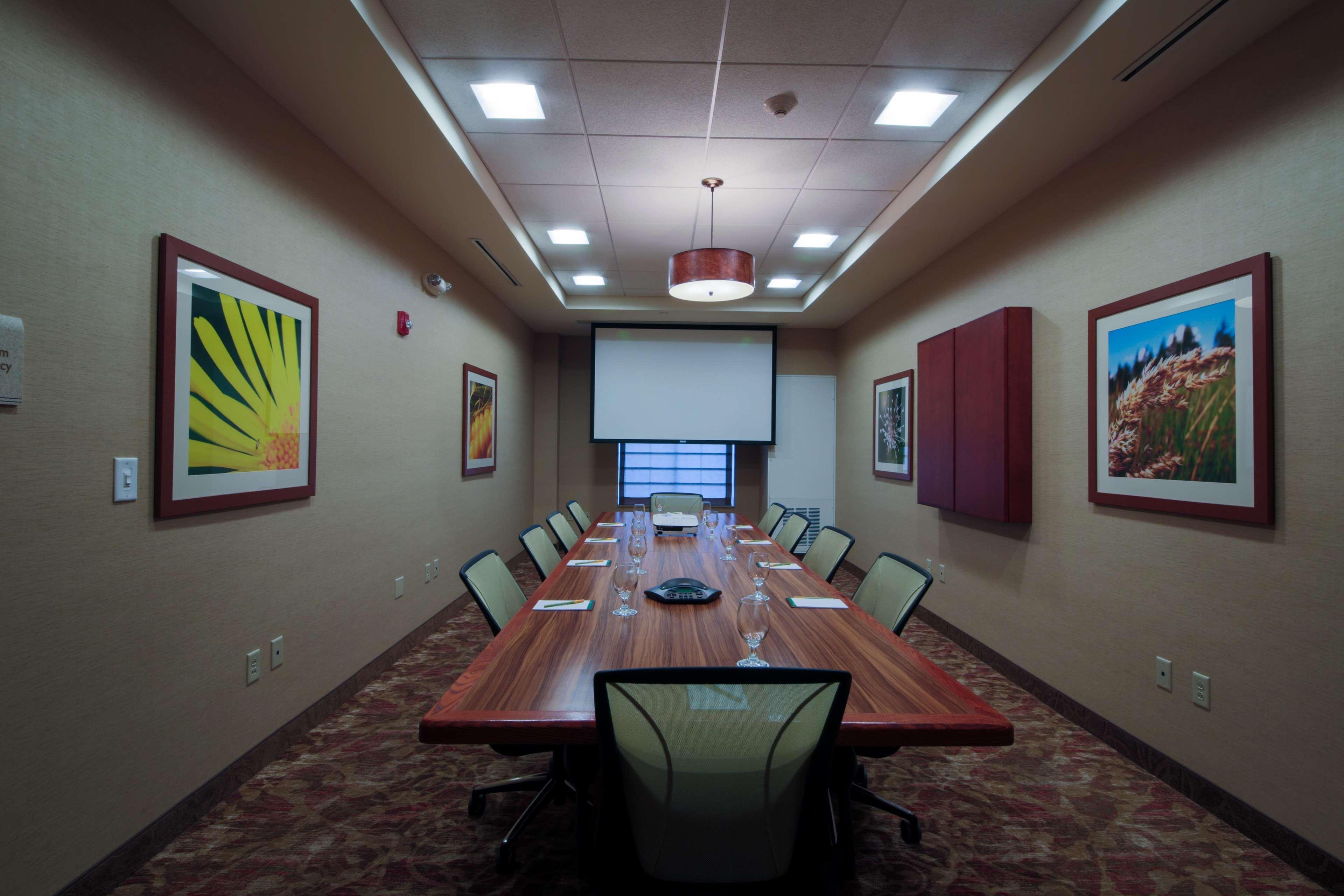 Hilton Garden Inn Cedar Falls Conference Center Dış mekan fotoğraf