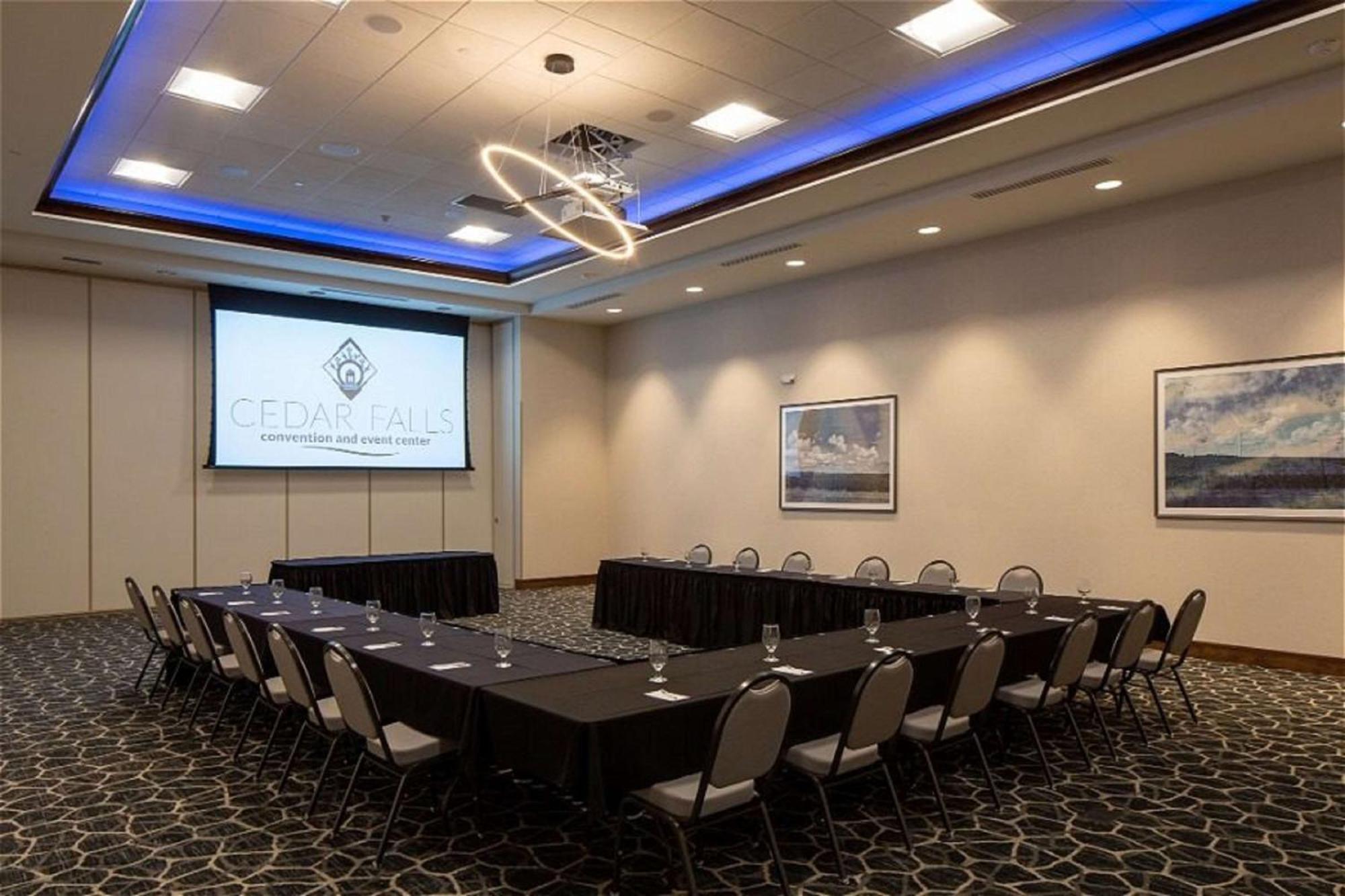 Hilton Garden Inn Cedar Falls Conference Center Dış mekan fotoğraf